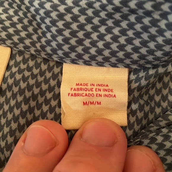 Levi’s Woman’s Everyday Blouse Medium Blue NWT - Picture 6 of 8